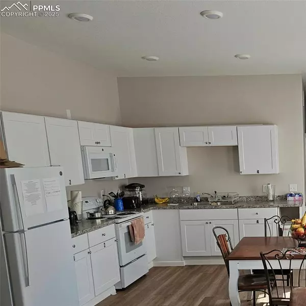 Pueblo, CO 81003,817 E B ST