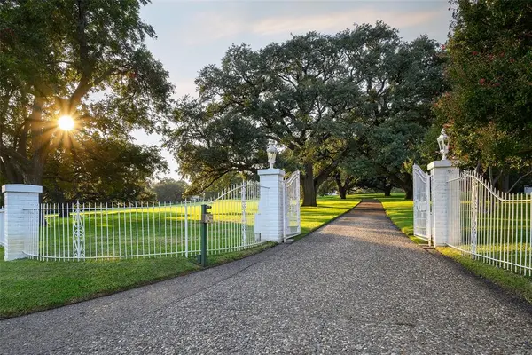 4009 W Lawther Drive, Dallas, TX 75214