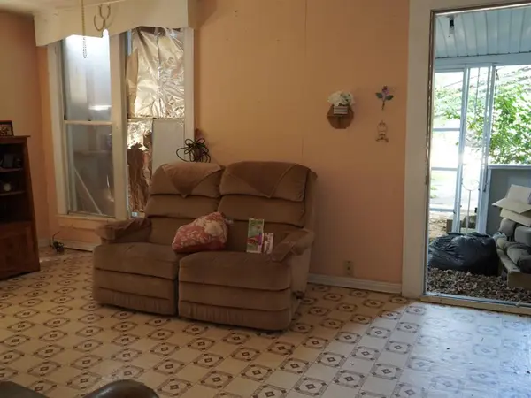 Groesbeck, TX 76642,304 E Brazos Street