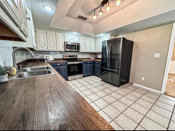 Sherman, TX 75092,2202 Carriage Estates Road