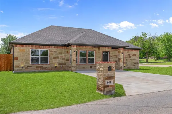 Granbury, TX 76048,801 Comanche Cove Drive