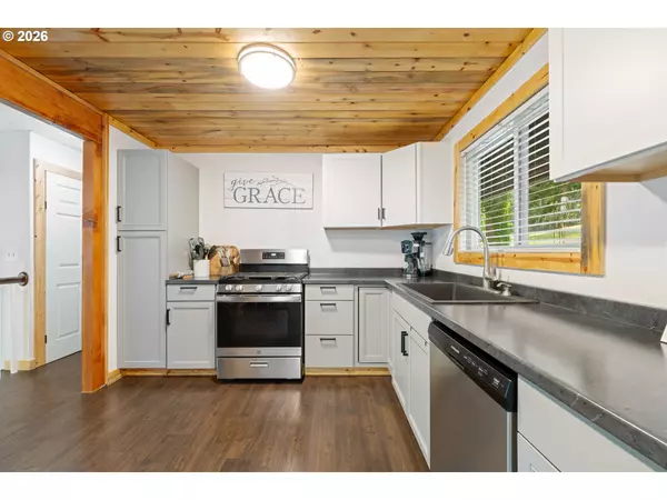 Coquille, OR 97423,1101 E 15TH ST