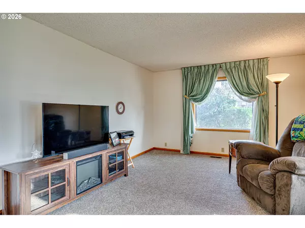 Kelso, WA 98626,203 COLUMBIA ST