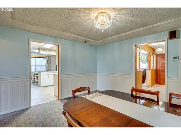 Kelso, WA 98626,203 COLUMBIA ST