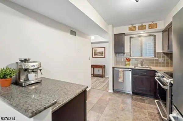 Clinton Twp., NJ 08801,59 Meadowview Dr