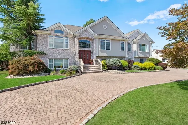 54 Grove Ave, East Hanover Twp., NJ 07936