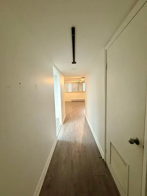 Toronto C09, ON M4W 3M3,360 Bloor ST E #411