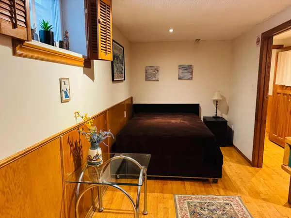 Toronto C04, ON M6A 2K7,15 Lynnhaven RD #(Lower Level-Unit 1)