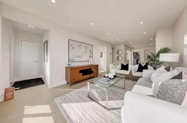 Toronto E04, ON M1K 3H8,214 Linden AVE #Main