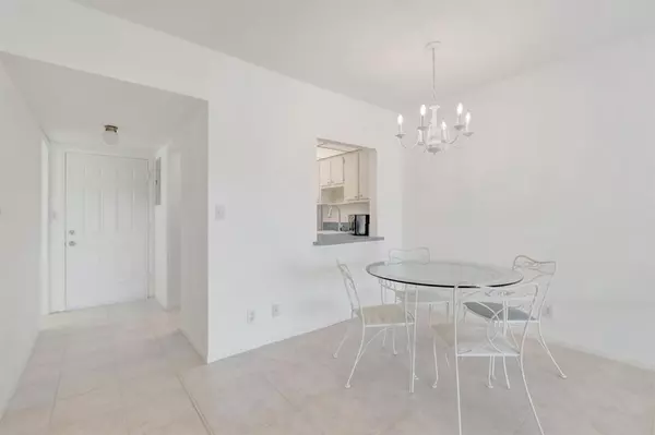 Boca Raton, FL 33487,5501 NW 2nd Ave #302