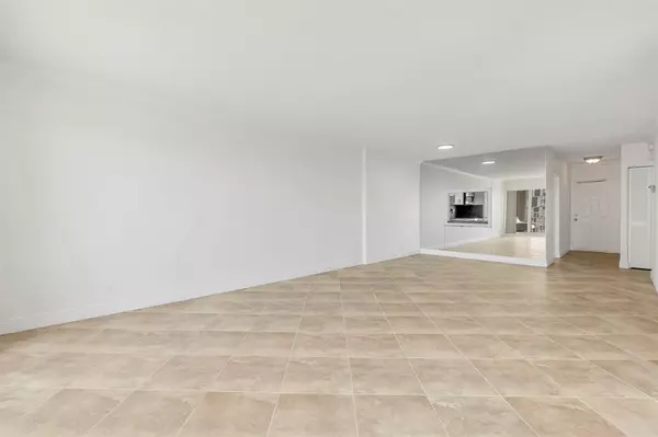 Pompano Beach, FL 33062,750 N Ocean Blvd #1104