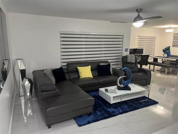 Oakland Park, FL 33309,2425 NW 33rd St #1305