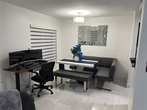 Oakland Park, FL 33309,2425 NW 33rd St #1305