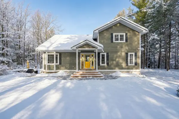 2710 Portage TRL, Springwater, ON L9X 0J3