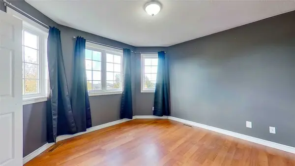 Barrie, ON L4N 8G9,25 Logan CT