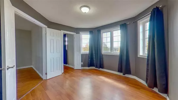 Barrie, ON L4N 8G9,25 Logan CT