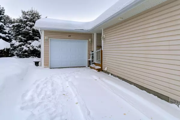 Wasaga Beach, ON L9Z 3A8,27 Pennsylvania AVE E