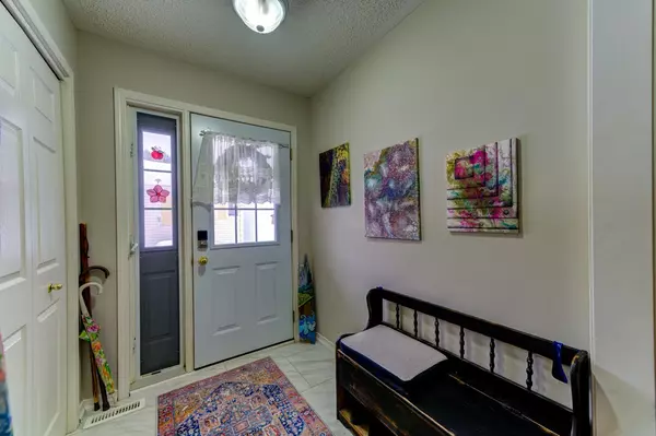 Wasaga Beach, ON L9Z 3A8,27 Pennsylvania AVE E