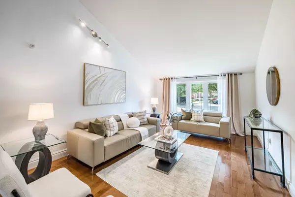 16 Ackrow CT, Toronto W08, ON M9C 5C4