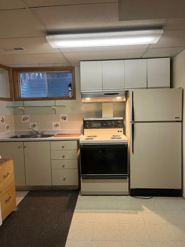 Toronto W10, ON M9V 4Y1,57 Plowshare CRES