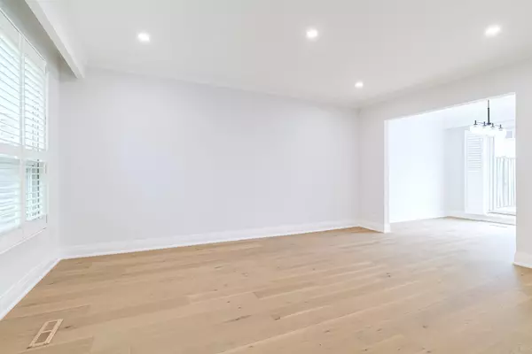 Burlington, ON L7L 1E1,5475 Lakeshore RD #4