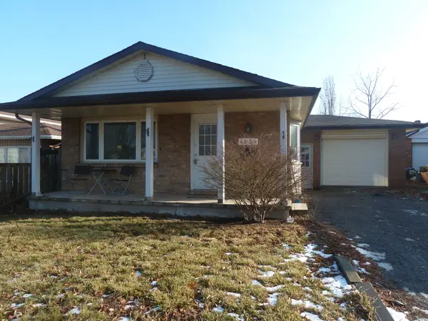 Niagara Falls, ON L2H 2B3,4054 Brookdale DR