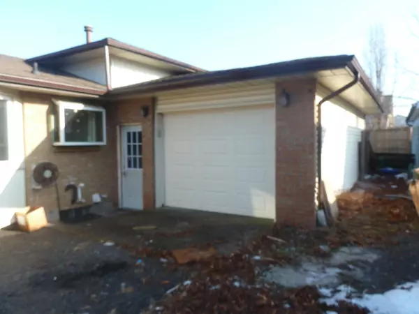 Niagara Falls, ON L2H 2B3,4054 Brookdale DR