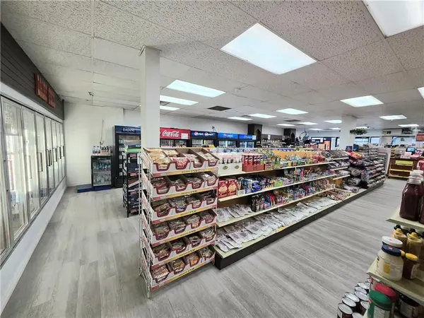 Brantford, ON N3R 1J2,177 Paris RD #6&7