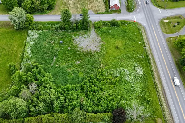 North Glengarry, ON K0C 1A0,20373 EIGG RD