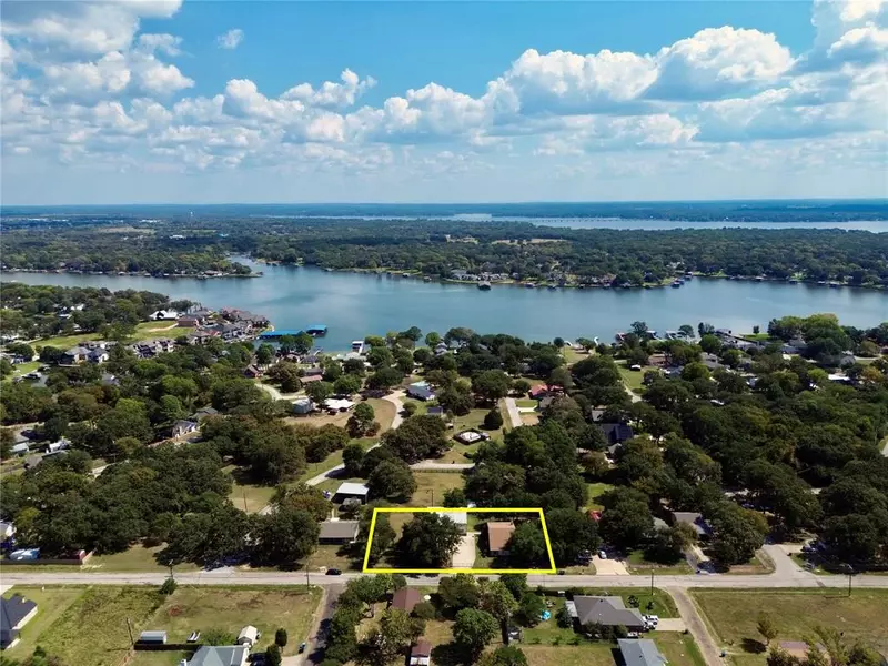 704 Legendary Lane, Gun Barrel City, TX 75156