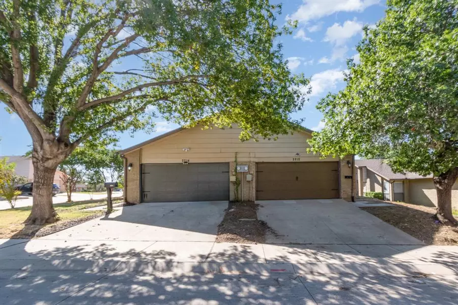 2212 Heritage Circle, Carrollton, TX 75006