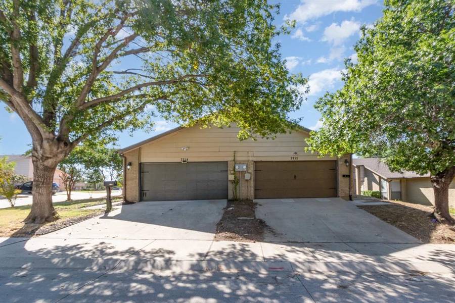 2212 Heritage Circle, Carrollton, TX 75006