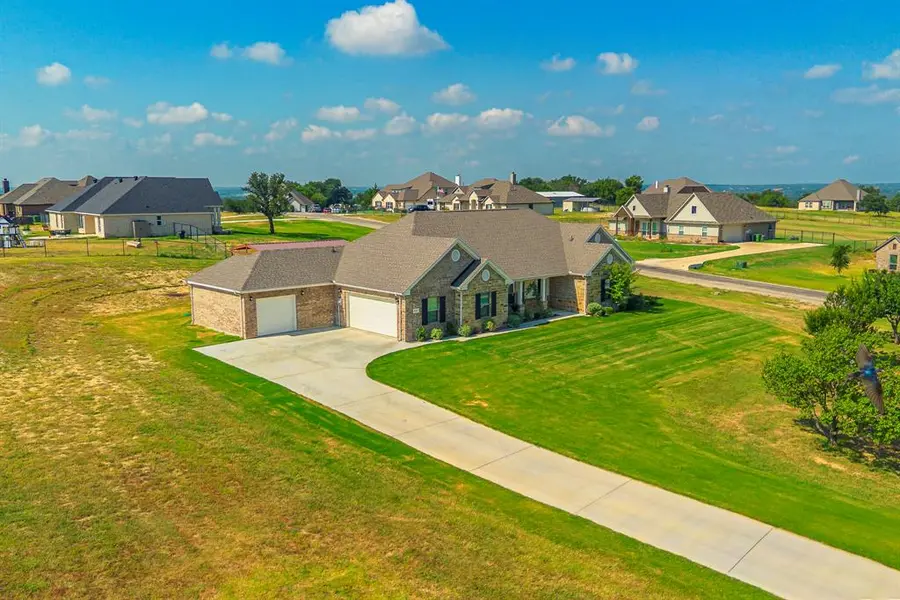 105 Kathy Stephens Avenue, Springtown, TX 76082