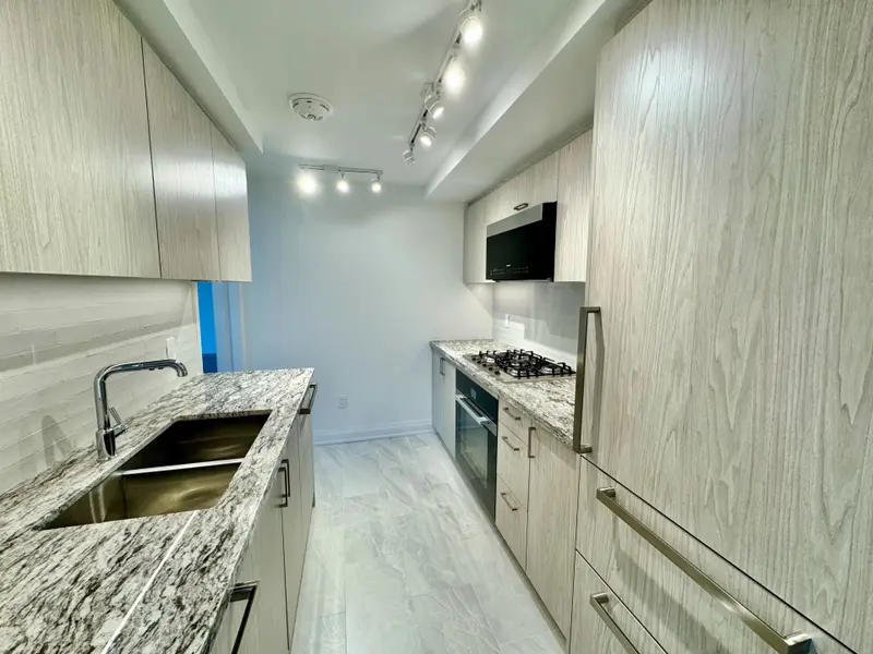 505 Glencairn AVE #319, Toronto C04, ON M6B 0B2