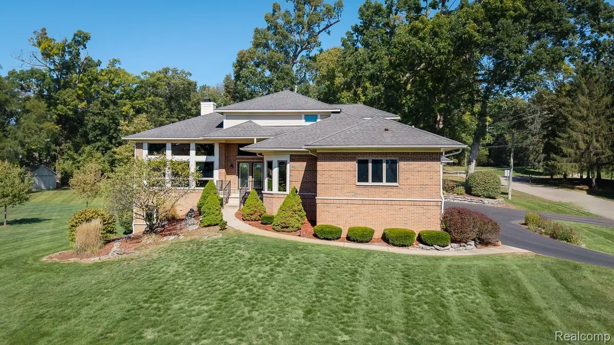 Commerce Twp, MI 48382,5565 Ford RD