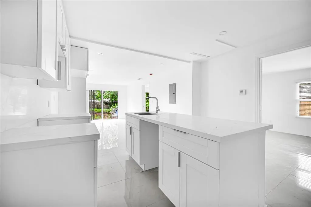 Pompano Beach, FL 33060,127 NE 8th St