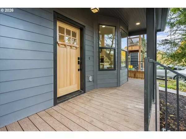 Portland, OR 97215,4234 SE YAMHILL ST