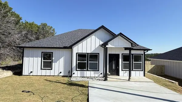 2615 Creekview Drive, Granbury, TX 76048