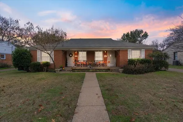 3537 Rashti Court,  Fort Worth,  TX 76109