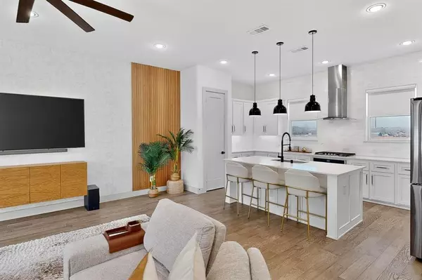 Dallas, TX 75212,2557 Carmelita Street