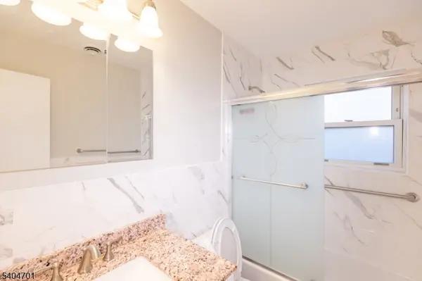 Edison Twp., NJ 08837,187 Evergreen #4B