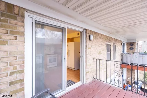 Edison Twp., NJ 08837,187 Evergreen #4B