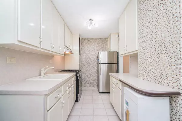 Brooklyn, NY 11214,1935 Shore Pkwy #3E