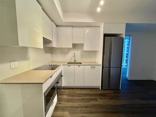 Toronto C10, ON M4P 0E4,195 Redpath AVE #2812