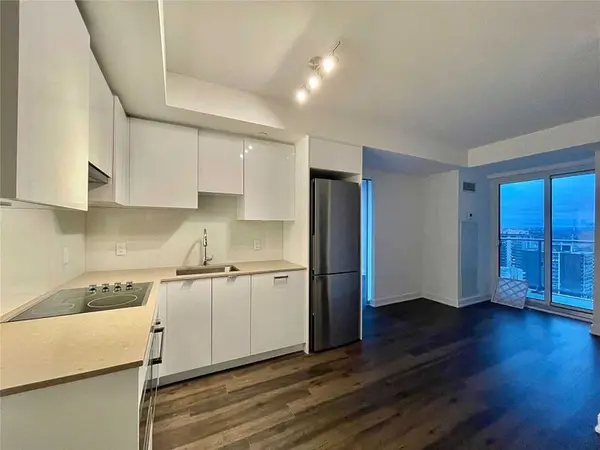 Toronto C10, ON M4P 0E4,195 Redpath AVE #2812