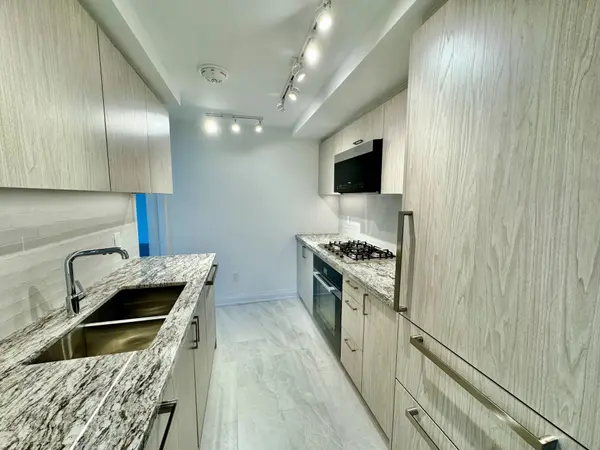 505 Glencairn AVE #319, Toronto C04, ON M6B 0B2