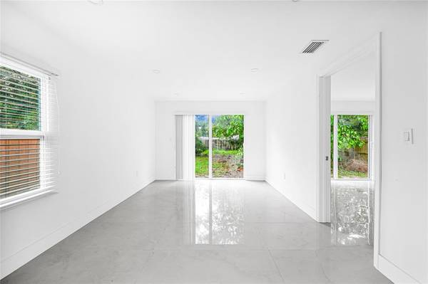 Pompano Beach, FL 33060,127 NE 8th St