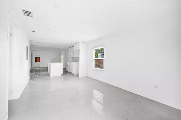 Pompano Beach, FL 33060,127 NE 8th St