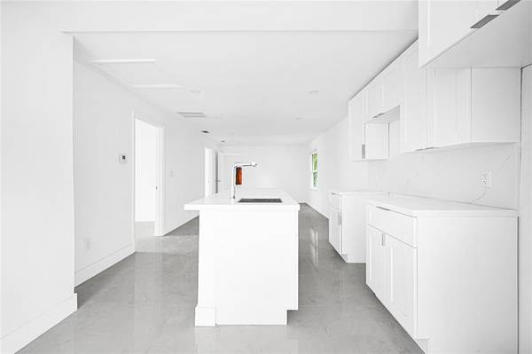 Pompano Beach, FL 33060,127 NE 8th St