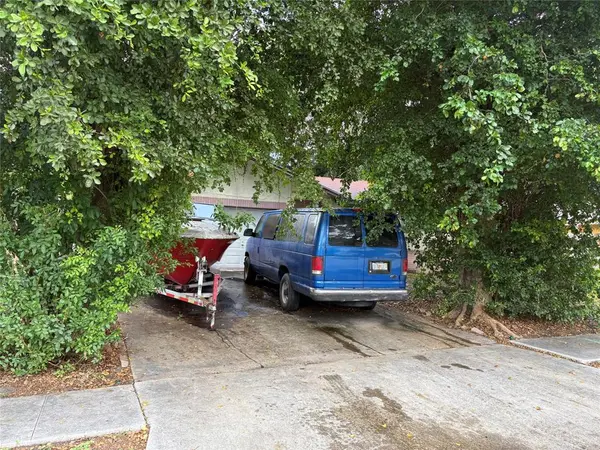 2109 Pinehurst Dr, West Palm Beach, FL 33407